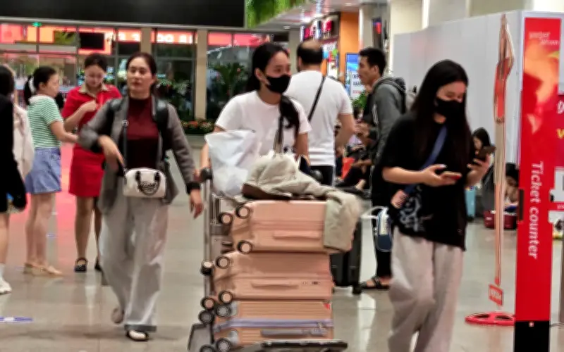 Sân bay Tân Sơn Nhất lập kỷ lục gần 178.000 khách ngày mùng 6 Tết