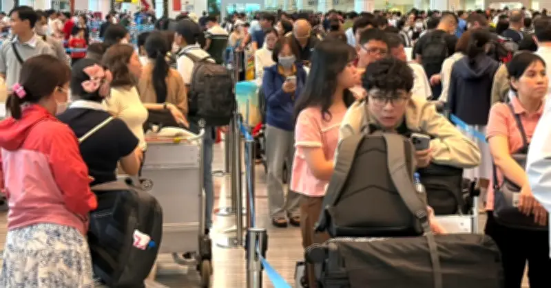 Sân bay Tân Sơn Nhất lập kỷ lục lịch sử đón gần 178.000 khách ngày cuối Tết