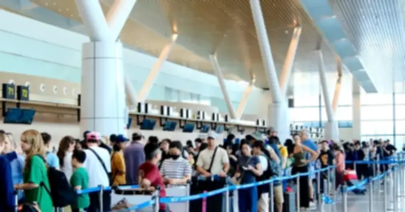 Sân Bay Tân Sơn Nhất Đón Kỷ Lục 160.000 Khách Ngày 24 Tháng Chạp