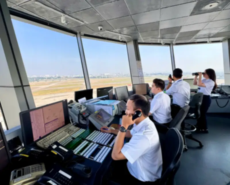 Sân bay Tân Sơn Nhất đón lượng khách kỷ lục, kích hoạt phương án điều hành cao điểm