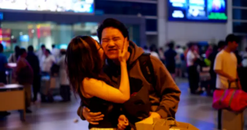 Sân bay Tân Sơn Nhất nghẹn ngào ngày đón người thân về ăn Tết