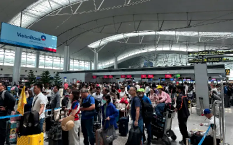 Sân Bay Tân Sơn Nhất Tiếp Tục Đón Lượng Khách 'Khủng' Sau Tết Nguyên Đán