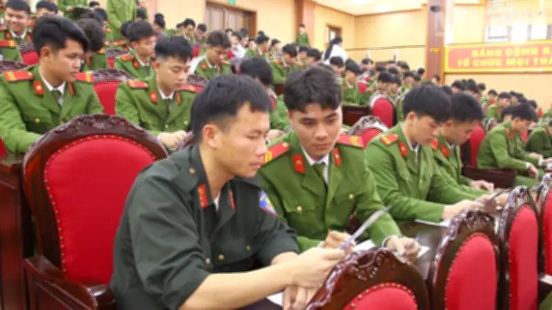 Sơn La tư vấn nghề nghiệp cho hơn 350 chiến sĩ nghĩa vụ Công an chuẩn bị xuất ngũ