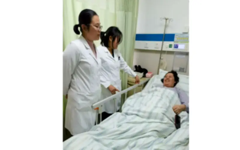 Sản phụ 24 tuổi sinh năm con tự nhiên, tỉ lệ 1/60 triệu tại Trung Quốc