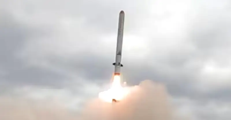 So Sánh Tên Lửa Iskander-M1 Và ATACMS: Cuộc Đua Hỏa Lực Tầm Xa