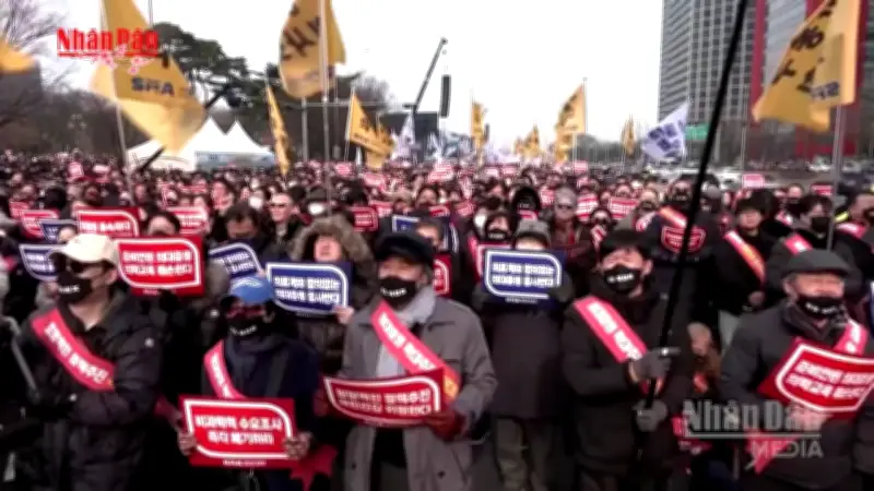 Hàn Quốc tăng chỉ tiêu sinh viên ngành Y bất chấp phản đối từ giới y khoa