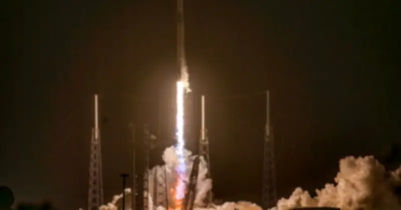 SpaceX phóng thành công tên lửa Falcon 9 đưa phi hành đoàn quốc tế lên ISS