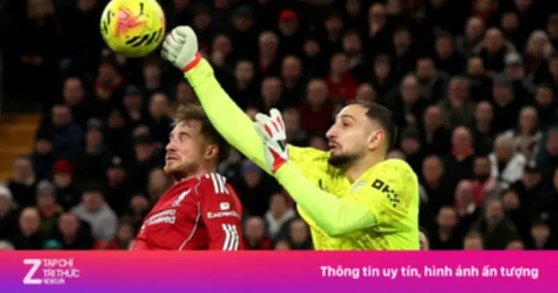 Khoảnh khắc lạ tại Anfield: CĐV Liverpool vỗ tay Donnarumma rồi chuyển sang la ó
