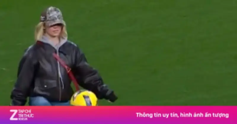 Sydney Sweeney Gây Bất Ngờ Với Kỹ Năng Chơi Bóng Đá Chuyên Nghiệp