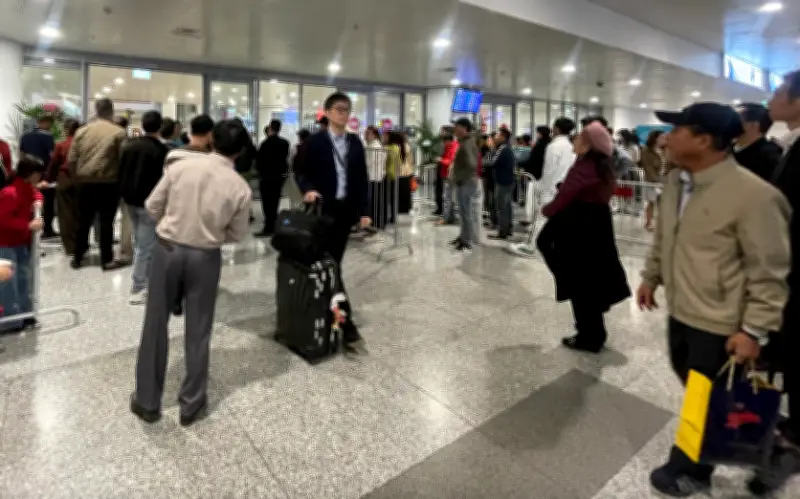 Sân bay Nội Bài ngập tràn cảm xúc đoàn viên ngày cận Tết