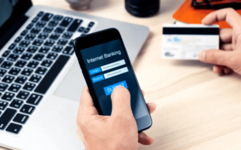 Từ 1/3, Ngân Hàng Đồng Loạt Áp Dụng Quy Định Bảo Mật Mới: Điện Thoại Bẻ Khóa Không Dùng Được Mobile Banking