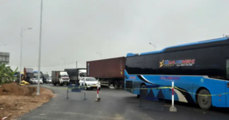 Tổ chức lại giao thông tại cửa ngõ phía Bắc Hà Nội: Người dân chưa chú ý, vi phạm vẫn diễn ra