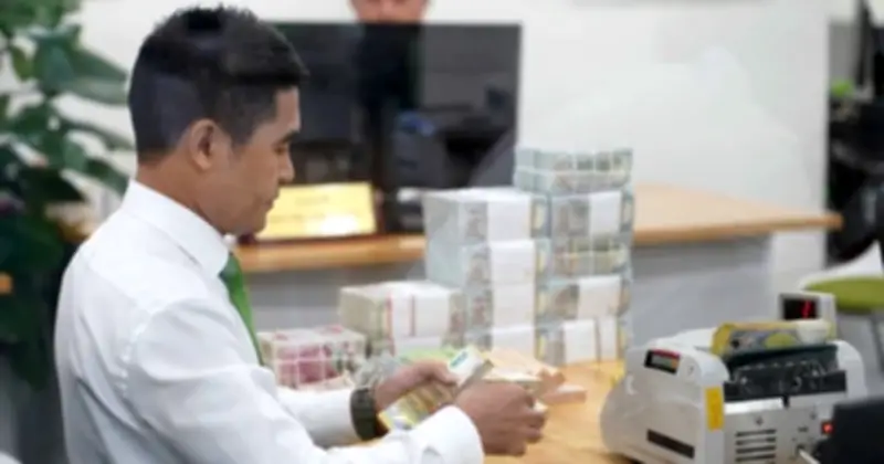 Tỷ giá USD tăng mạnh sáng 25/2, euro và bảng Anh đồng loạt tăng giá