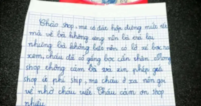 Tờ giấy nhắn của cậu bé lớp 4 khiến cộng đồng mạng 'lịm tim' vì bài học giáo dục từ thực tế