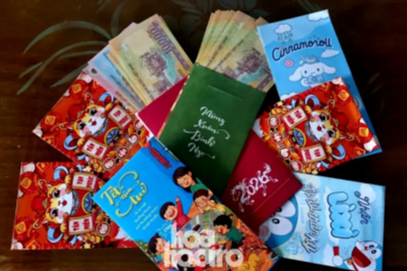 Từ Phong Tục Lì Xì Đến 'Ví Vía' Tết: Cách Giới Trẻ Biến Hóa Truyền Thống