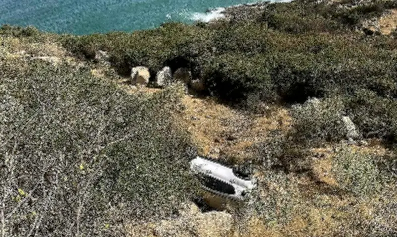 Ôtô rơi xuống vực sâu ở Khánh Hòa, ba người sống sót sau tai nạn nghiêm trọng