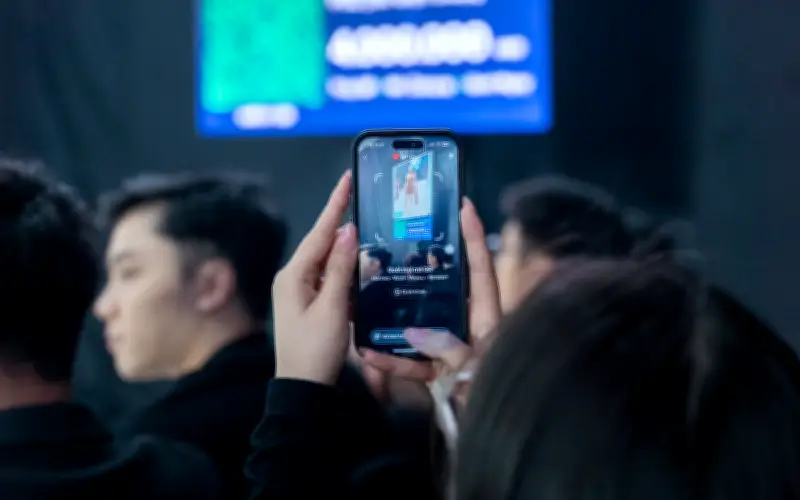 Từ Tiền Mới Đến Mã QR: Hành Trình Chuyển Đổi Của Phong Tục Lì Xì Ngày Tết