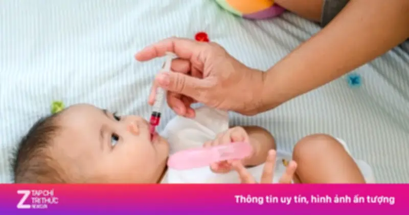 Tư vấn: Có nên tiếp tục bổ sung men vi sinh cho trẻ 3 tháng bú mẹ và sữa công thức?