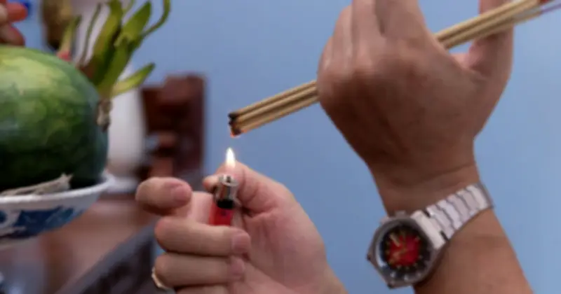 Đốt vàng mã, thắp nhang ngày Tết: Cẩn trọng trước tác động tới sức khỏe