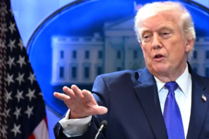 Tòa án Tối cao Mỹ bác thuế quan của Trump, tổng thống đáp trả bằng mức thuế tạm 10%