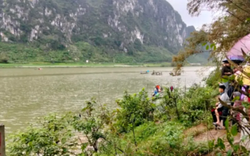 Tai nạn đò chìm trên sông Gianh, Quảng Trị: 1 người chết, 2 mất tích khi đi chúc Tết