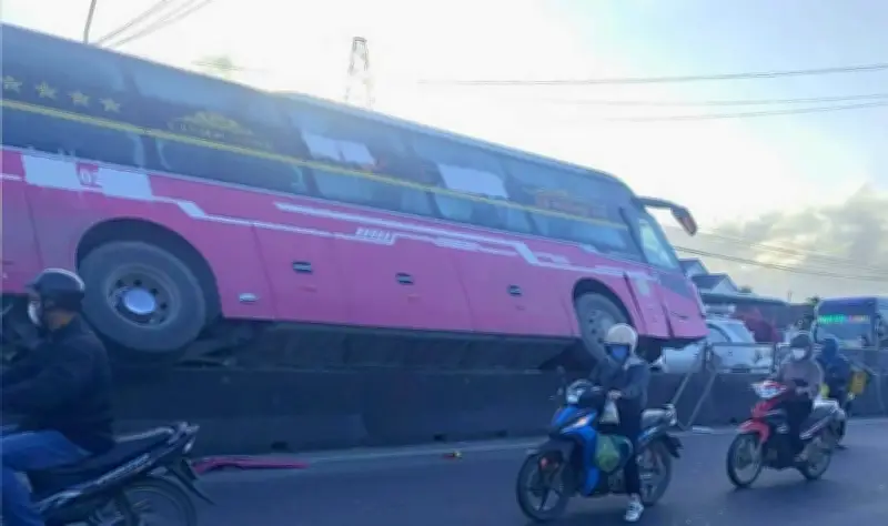 Tai nạn liên hoàn trên Quốc lộ 1A ở Gia Lai, giao thông ùn ứ cận Tết