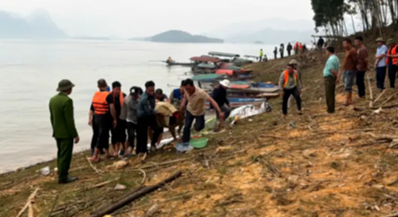 Tai nạn đường thủy nghiêm trọng tại hồ Thác Bà, Lào Cai: 1 người chết, 5 mất tích