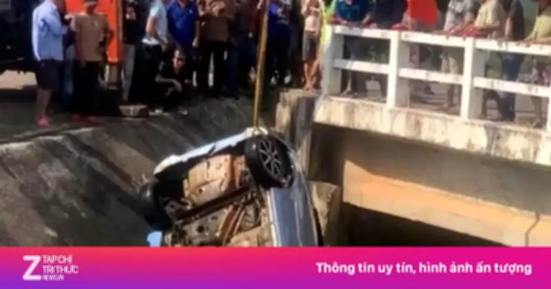 Tai nạn thương tâm ở Gia Lai: Hai thi thể cùng ôtô dưới kênh do tài xế không quen đường