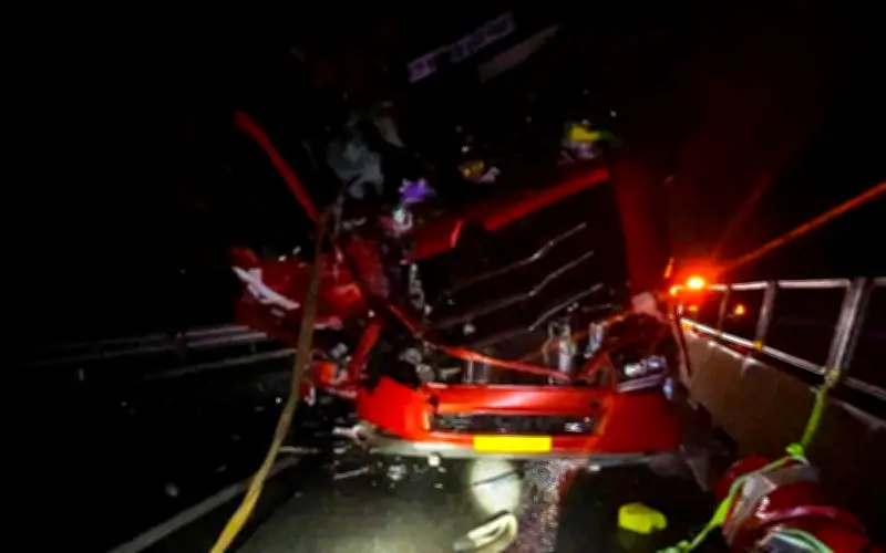 Tai nạn liên hoàn 4 ô tô trên cao tốc Bắc - Nam, 2 người bị thương