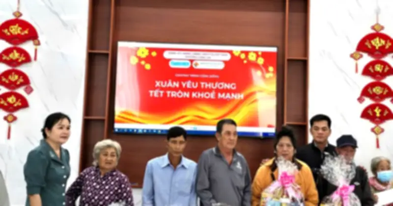 Bệnh viện Tân An trao quà Tết và voucher khám sức khỏe cho người nghèo tại Tây Ninh