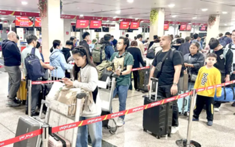 Sân Bay Tân Sơn Nhất Cao Điểm Sau Tết: Hàng Nghìn Chuyến Bay, Nguy Cơ Delay Do Thời Tiết