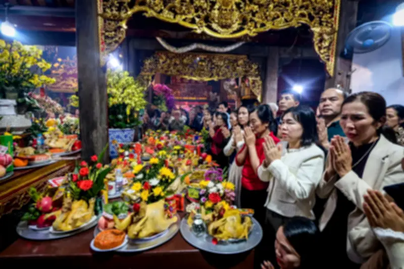 Tục đi lễ Phủ đêm giao thừa: Nét đẹp văn hóa tín ngưỡng ở thôn Tiên Hương