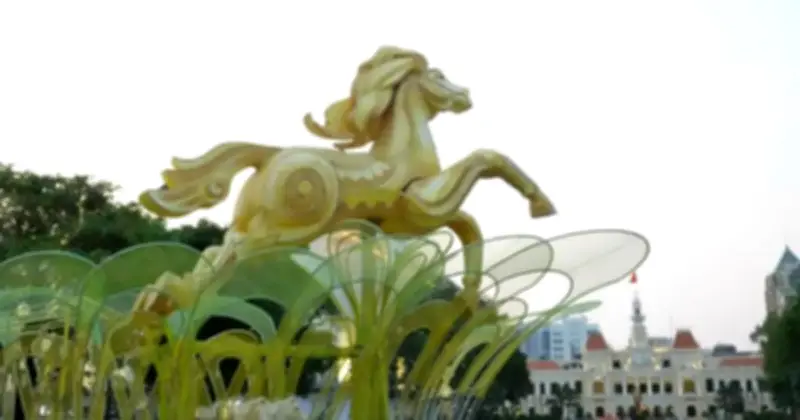 Đường Hoa Tết 2026 Lộ Diện: Ngựa Vàng Khổng Lồ Và Công Nghệ Mapping Đỉnh Cao