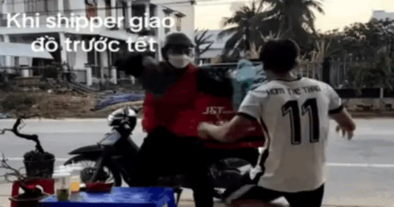 Shipper Tết trở thành 'nhân vật quyền lực' trong mắt người mua sắm cuối năm