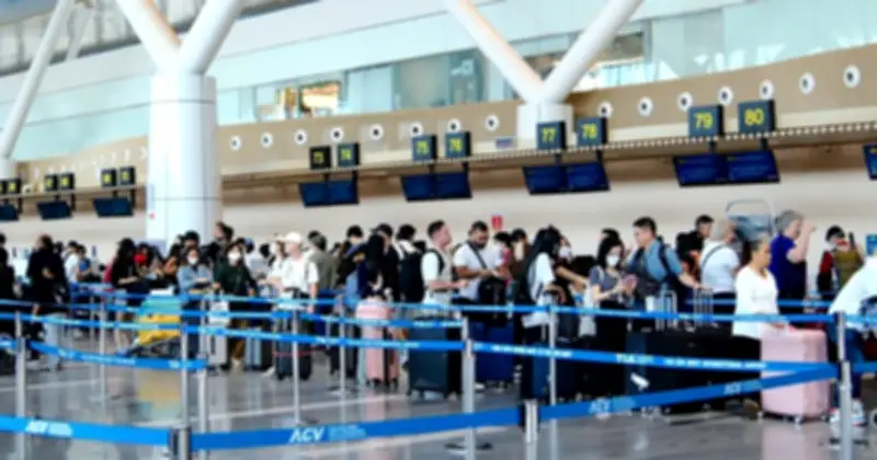 Vé máy bay Tết TPHCM - Hà Nội chạm mốc gần 20 triệu đồng khứ hồi