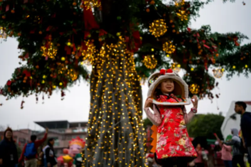 Thế Giới Rộn Ràng Đón Năm Bính Ngọ: Từ Cầu An Đến Lễ Hội Rực Rỡ