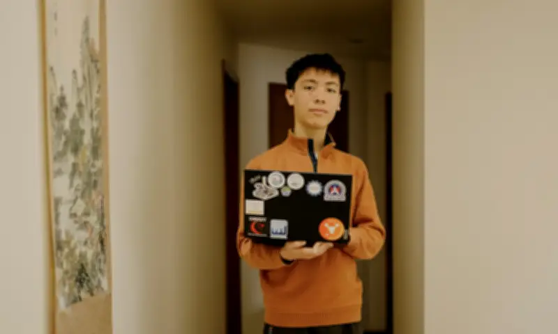 Thế Hệ Teen Kiếm Hàng Triệu USD Nhờ AI: Xu Hướng Khởi Nghiệp Mới Toàn Cầu