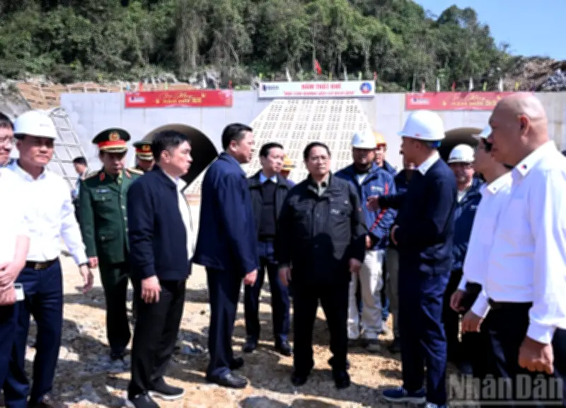 Thủ tướng chỉ đạo quyết liệt giải phóng mặt bằng, đẩy nhanh tiến độ cao tốc biên giới