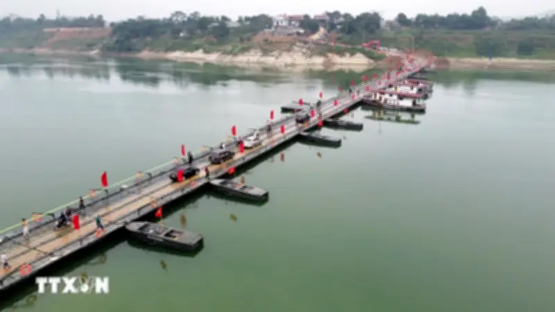 Thủ tướng gửi thư khen ngợi các cơ quan, đơn vị làm cầu phao qua sông Lô