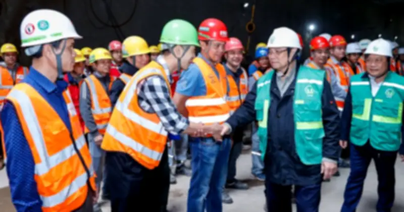 Thủ tướng kiểm tra dự án đường sắt đô thị, đặt mục tiêu 600km cho Hà Nội đến 2045