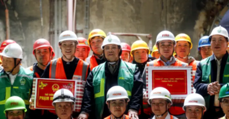 Thủ tướng kiểm tra tiến độ thi công tuyến đường sắt đô thị Nhổn - Ga Hà Nội