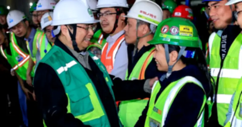 Thủ tướng kiểm tra tuyến đường sắt đô thị, đặt mục tiêu 600 km trong 10 năm tới