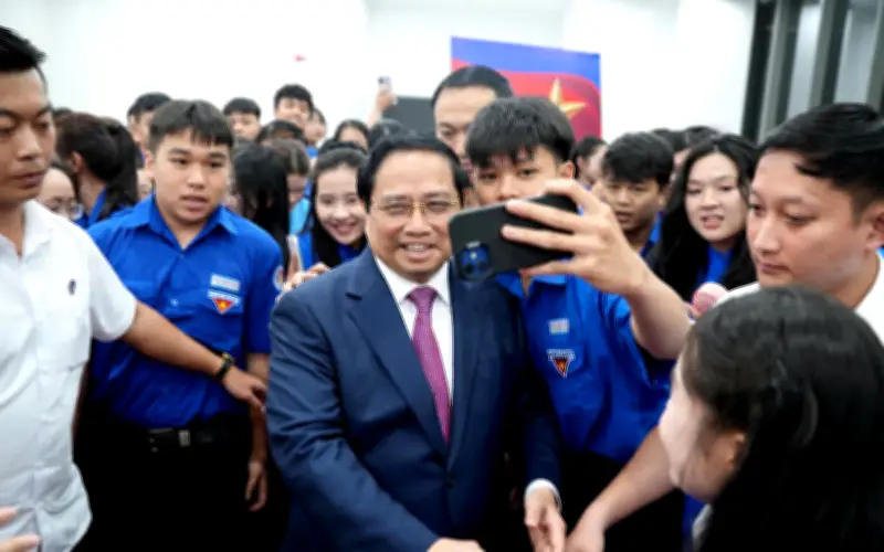 Thủ tướng Phạm Minh Chính gần gũi cùng tuổi trẻ Quảng Ngãi tại lễ kỷ niệm 120 năm ngày sinh cố Thủ tướng Phạm Văn Đồng