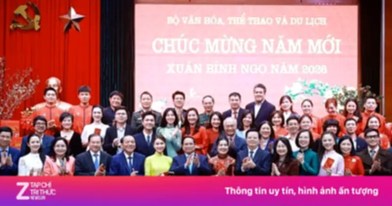 Thủ tướng Phạm Minh Chính gặp mặt nghệ sĩ, nhà báo, vận động viên tiêu biểu nhân dịp năm mới