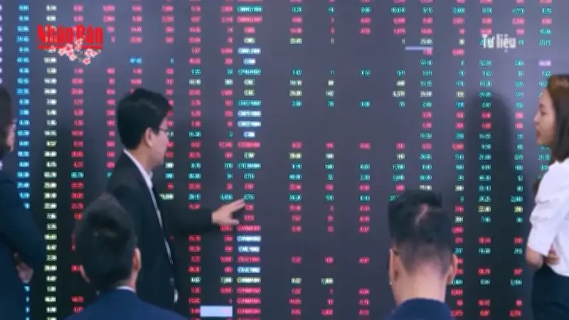 Thị trường chứng khoán phân hóa mạnh đầu năm, nhóm vốn nhà nước tăng điểm