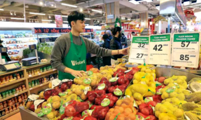 Thị trường mùng 4 Tết Bính Ngọ ổn định, hoa tươi và thực phẩm tăng giá nhẹ