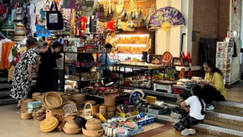 Thị Trường Tết 2026: Hàng Hóa Dồi Dào, Giá Cả Ổn Định, Cung Ứng Thông Suốt