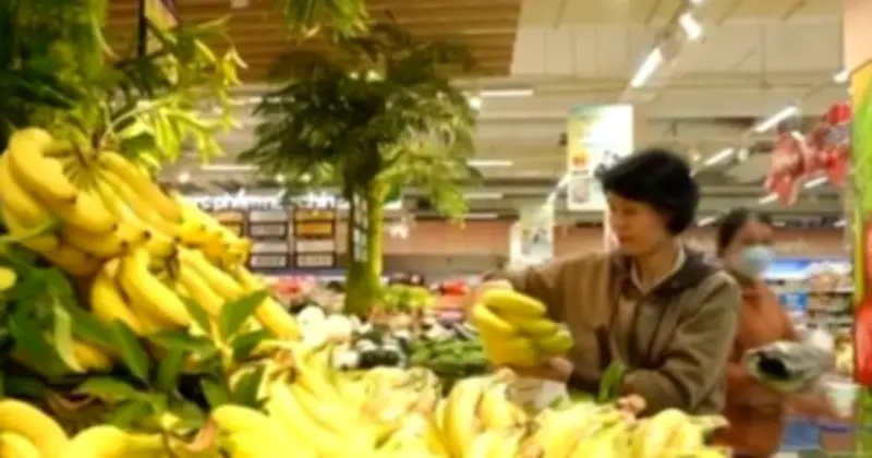 Thị trường Tết sôi động, hàng hóa dồi dào, sức mua tăng mạnh