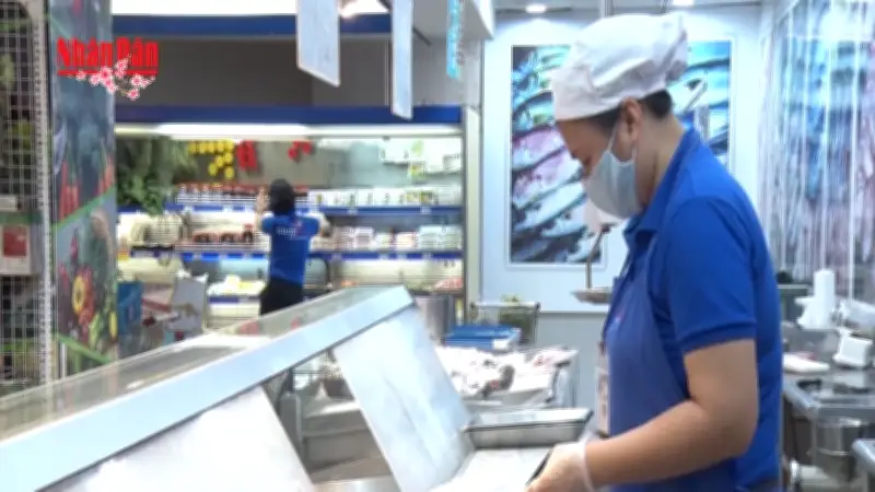 Thị trường Tết sôi động: Nhu cầu tăng vọt, giá cả ổn định nhờ nguồn cung dồi dào