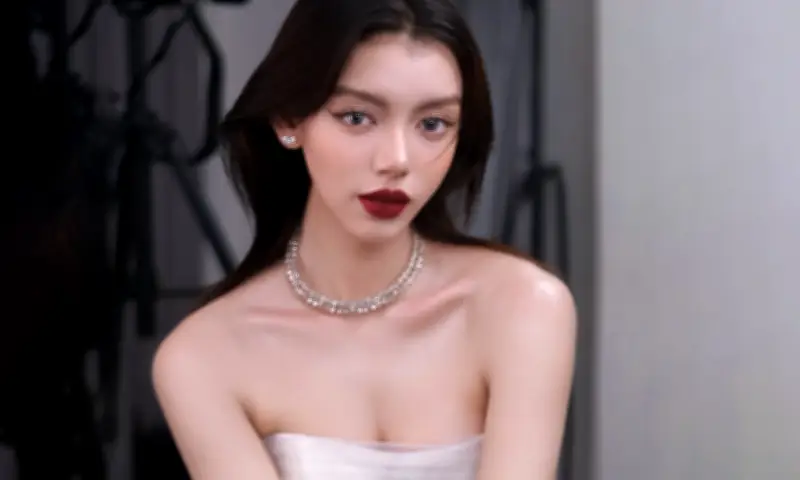 Thae Su Nyein Đại Diện Myanmar Tại Miss Cosmo 2026: Tiềm Năng Hay Nguy Cơ Gây Tranh Cãi?